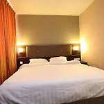 1 City Hotel