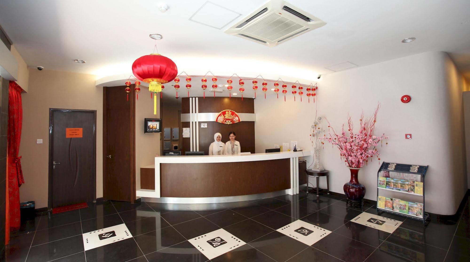 Hotel 1 *
