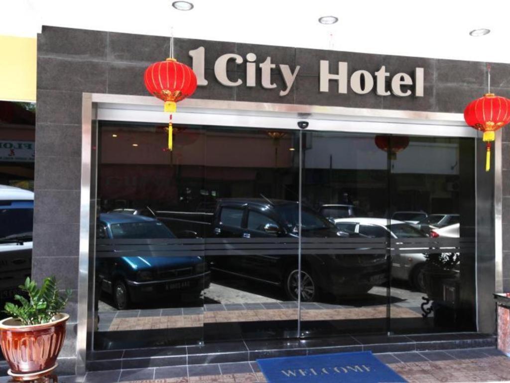 Hotel 1 *